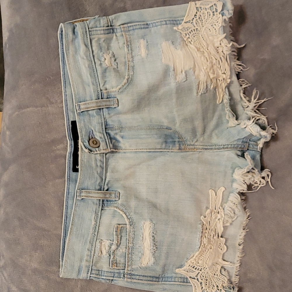Hollister Hi-rise short short Size 5 W27 NWOT